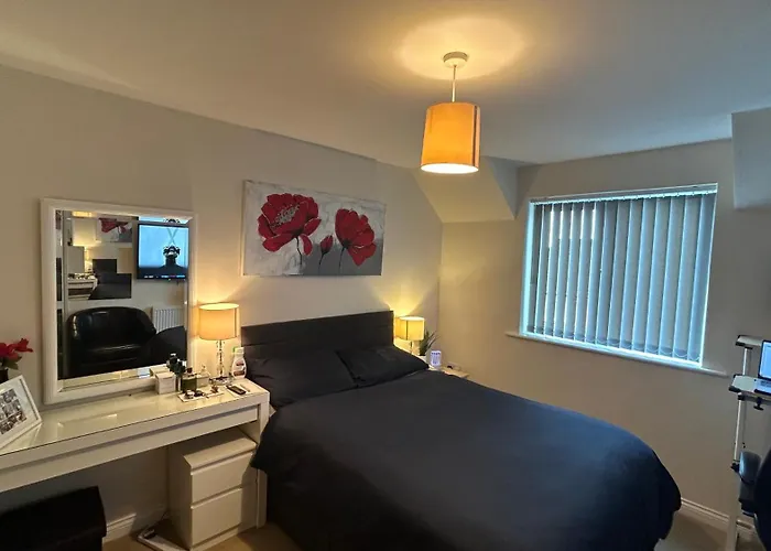 Ensuite Double Bedroom In A 2 Bed Spacious Apartment