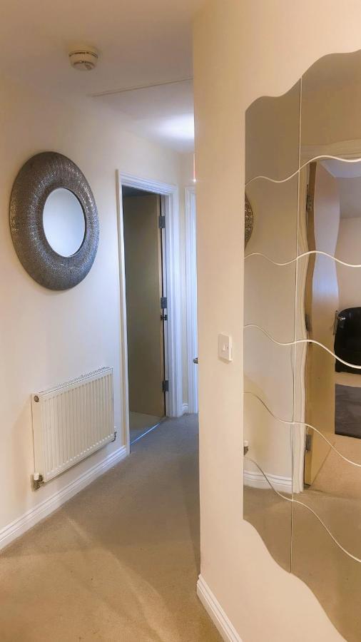 Ensuite Double Bedroom In A 2 Bed Spacious *