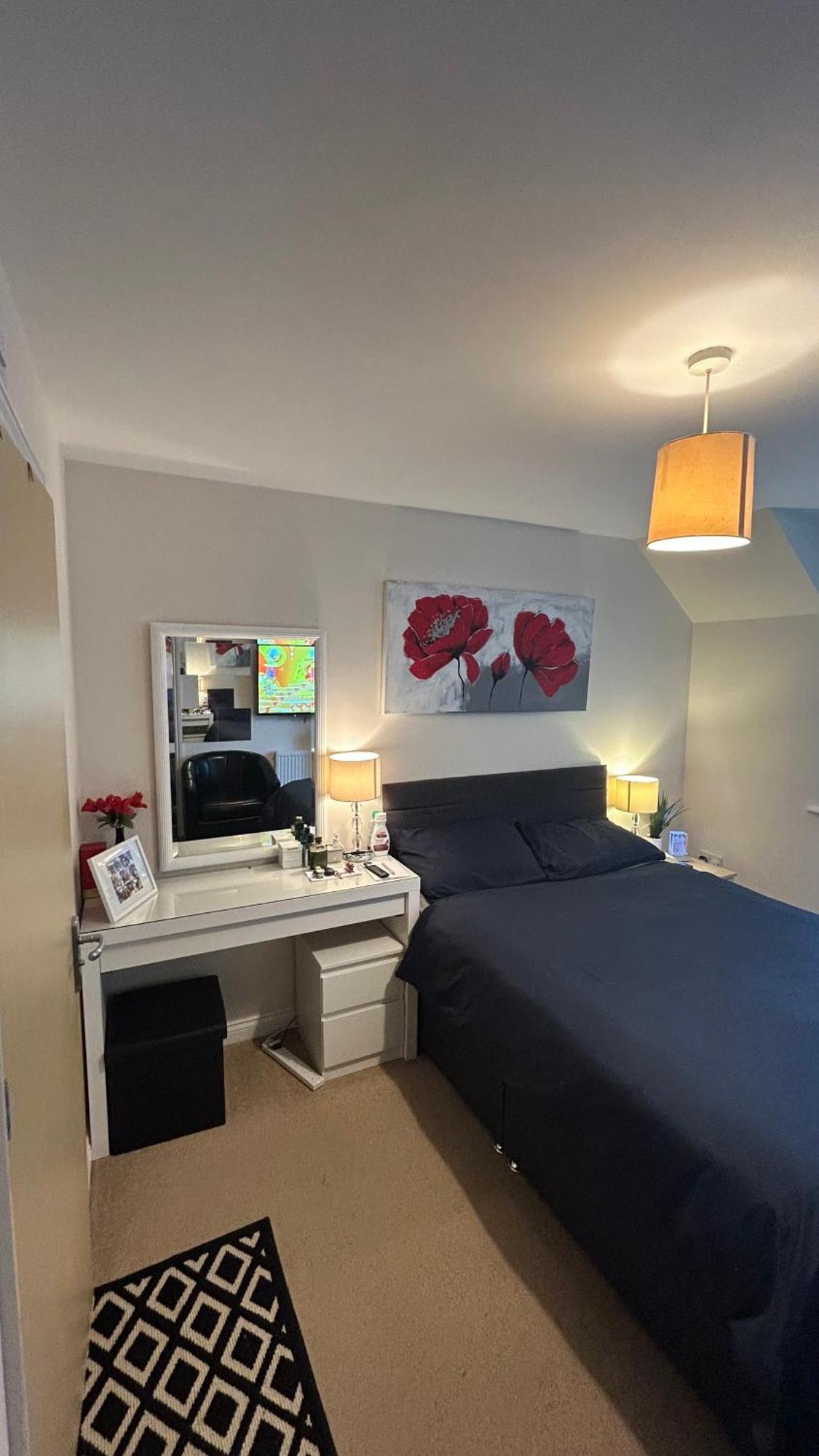 Apartment Ensuite Double Bedroom In A 2 Bed Spacious